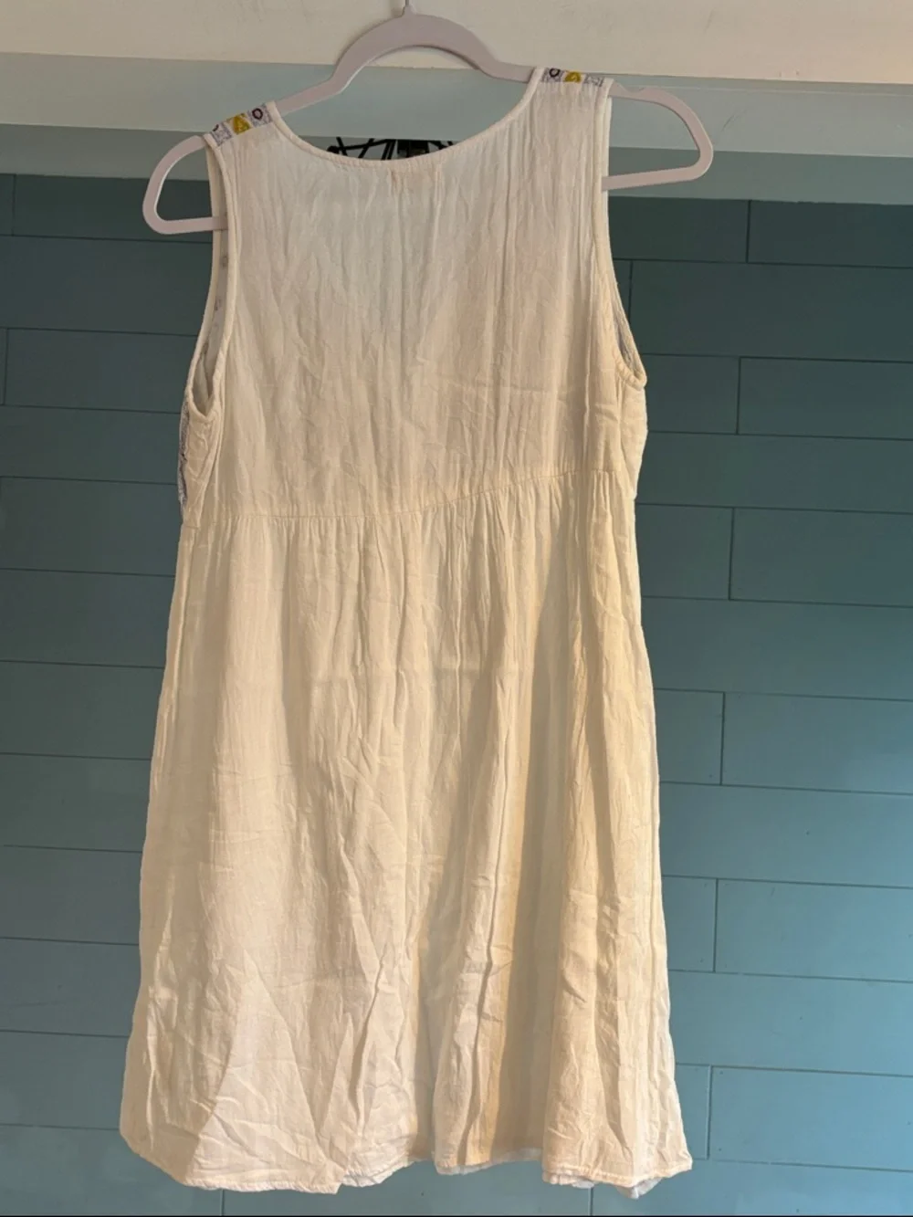 Daniel Cassin white sleeveless